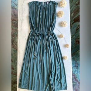 H&M Light Green Sage Sleeveless Midi Pleated V Neck Dress